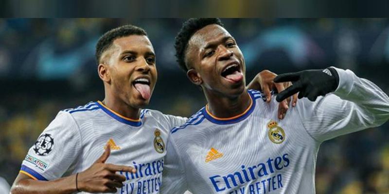 Rodrygo Rayo e Vinicius Jr desmontaram e liquidaram o Chelsea ontem em Londres  (Foto/Guia do Boleiro)