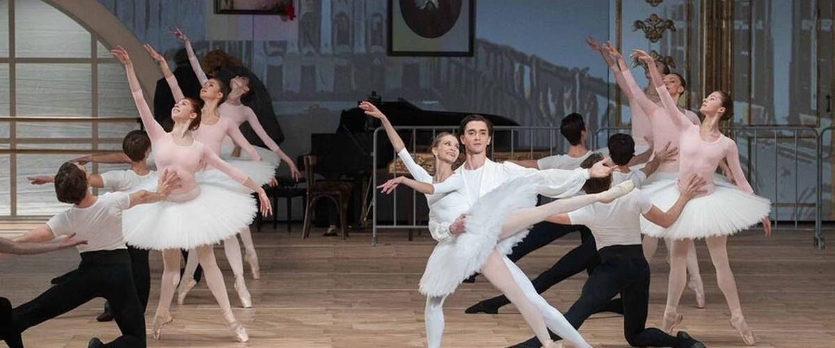 Rudolf Nureyev é considerado um dos maiores bailarinos de todos os tempos (Foto/AFP)