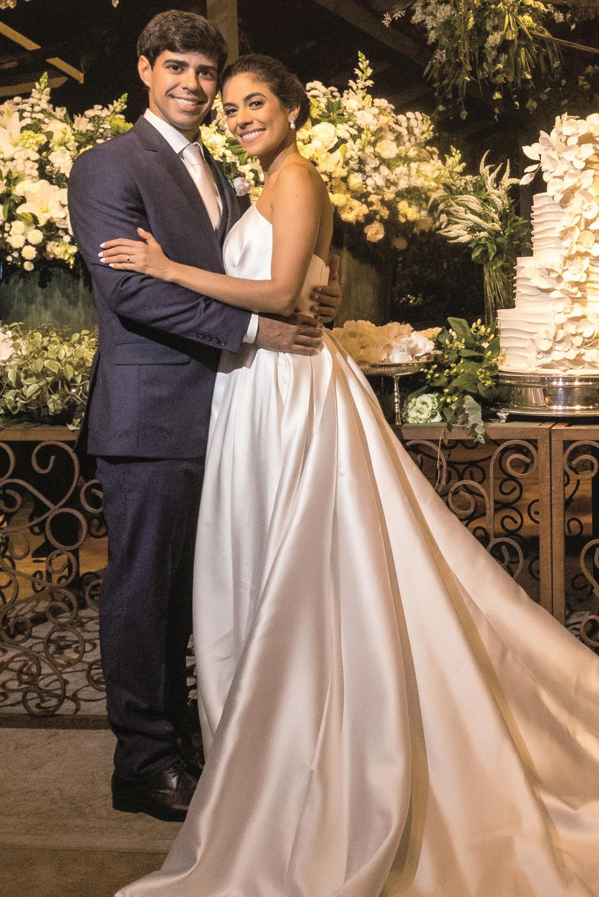 Ricardo Palmério Cunha e Thais Cheibub de Matos protagonizaram lindo casamento no último sábado (Foto/Alex Pacheco)