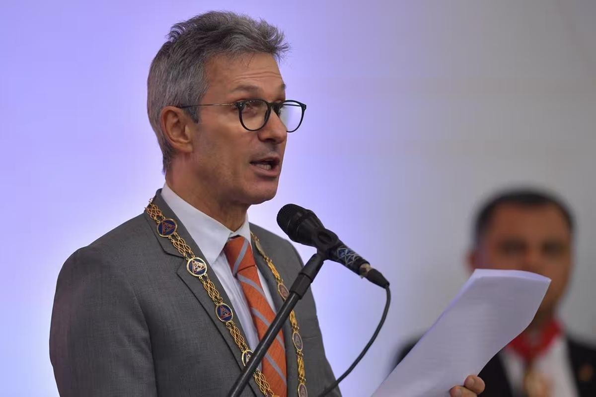 Governador Romeu Zema discursa em Ouro Preto (Foto/Flávio Tavares)