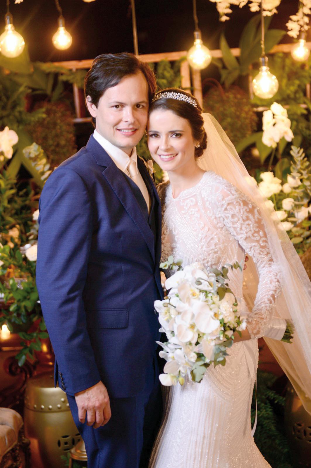 Lucas Mendes Oliveira e Gabriela Gonçalves trocaram alianças em elegante cerimônia (Foto/Alysson Oliveira)