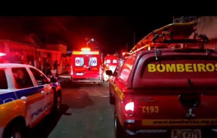 Unidades do Samu e bombeiros prestaram socorro às vítimas e a Polícia Militar registrou a ocorrência  (Foto/Divulgação)