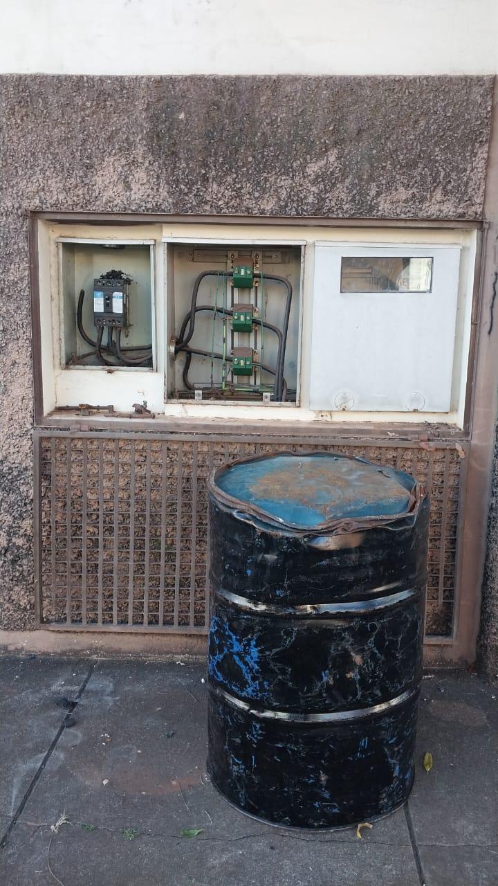Situação do quadro de energia após o furto (Foto/Divulgação)