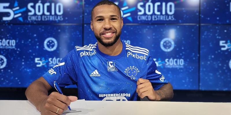 Cruzeiro vence o Santos no Independência e dorme na liderança do Brasileirão