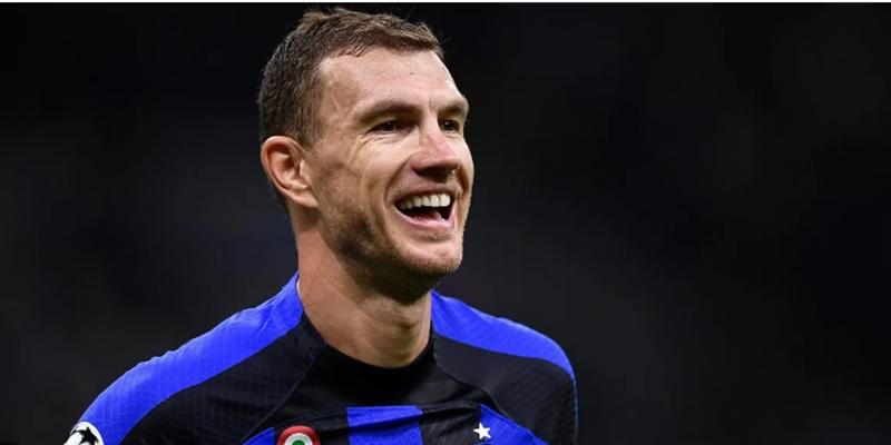 Em menos de 15 minutos de jogo, Dzeko (Foto) e Mkhitaryan fizeram os gols da vitória da Internazionale (Foto/Mercado da Bola)