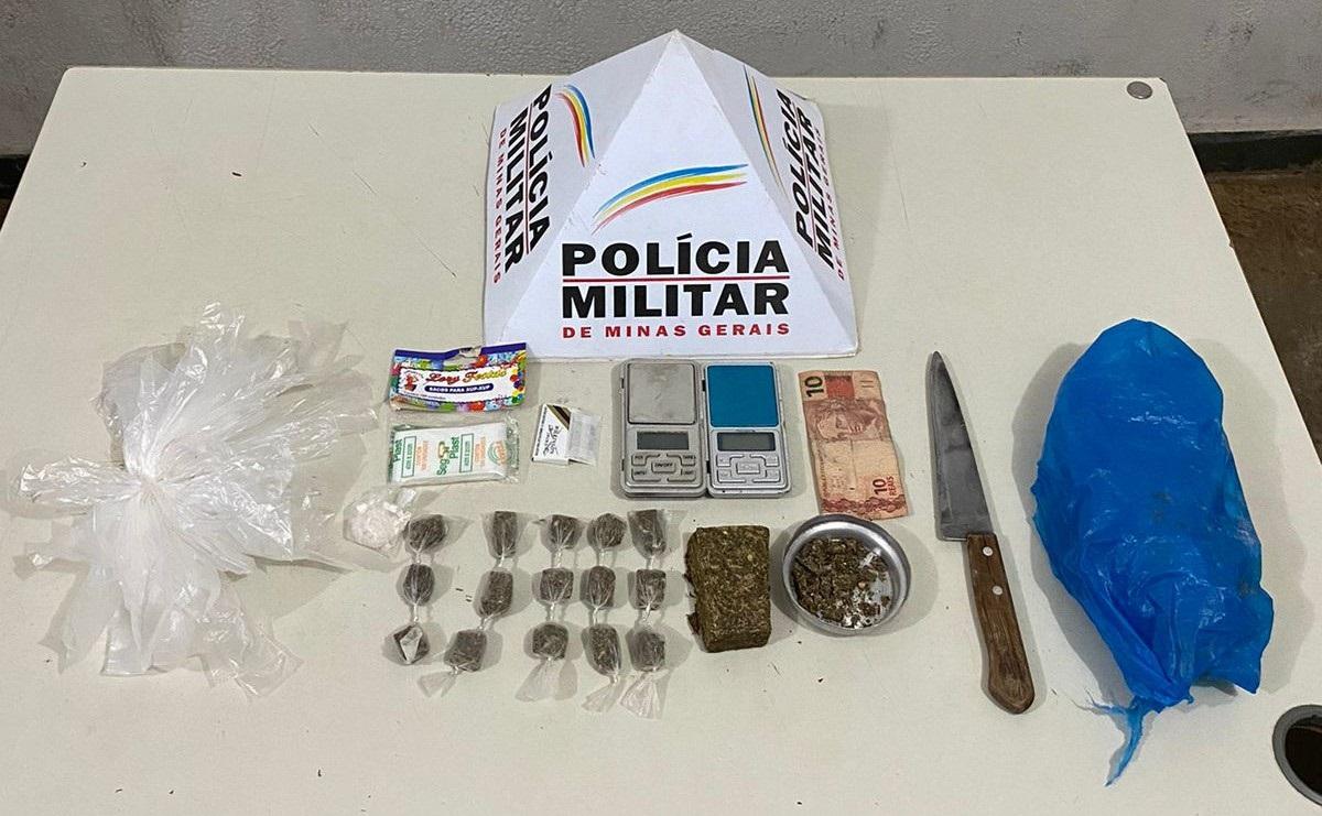 Drogas e demais materiais usados no tráfico foram apreendidos no ponto de drogas pelos policiais militares  (Foto/Divulgação)