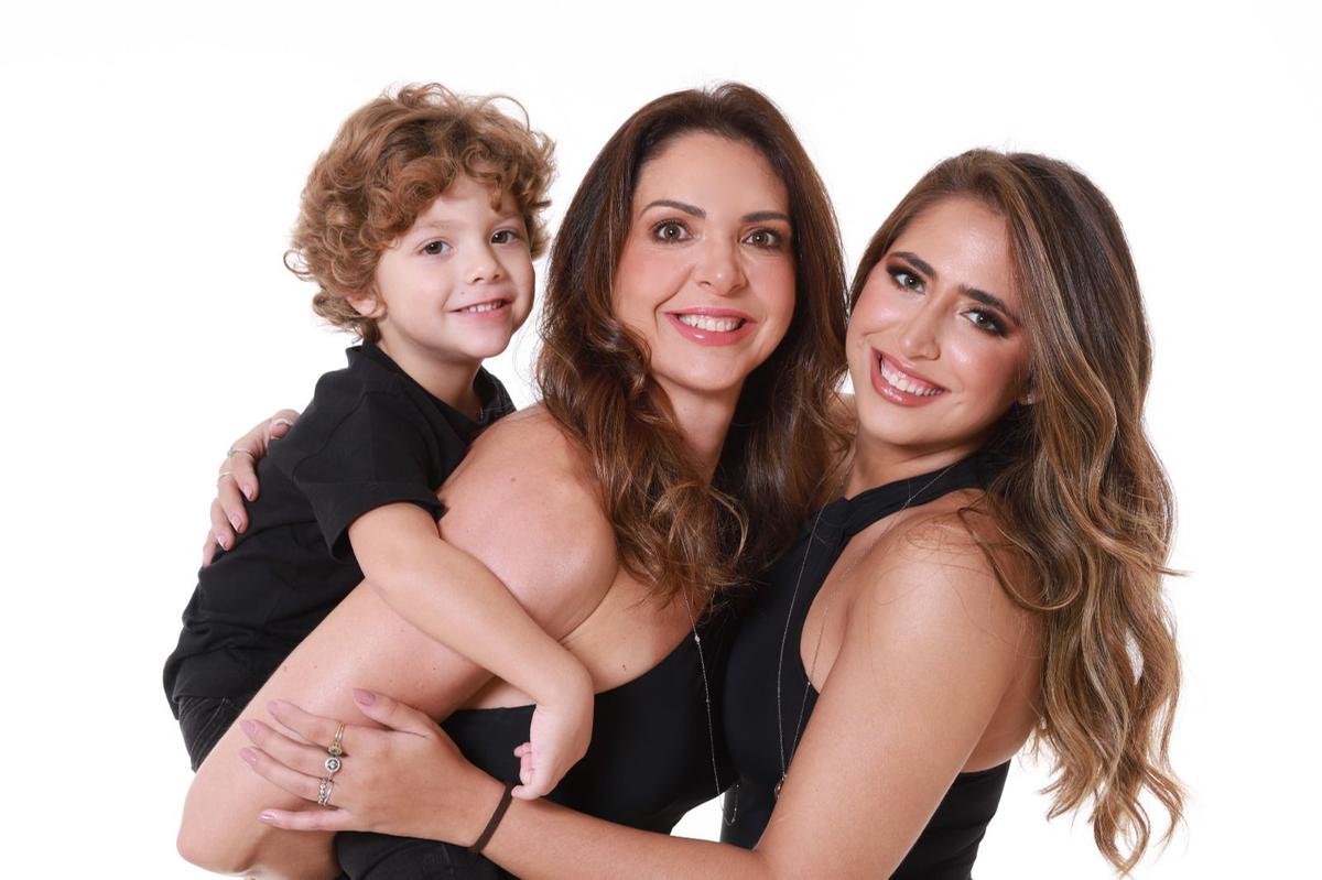 Fabiana Guimarães com Noah e Júlia (Foto/Babi Magela)