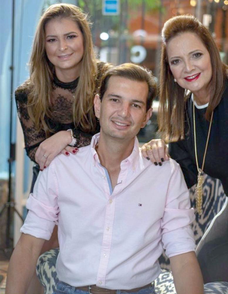 Maria Alice Nassif com os filhos, Luís Felipe e Maria Carolina (Foto/Divulgação)