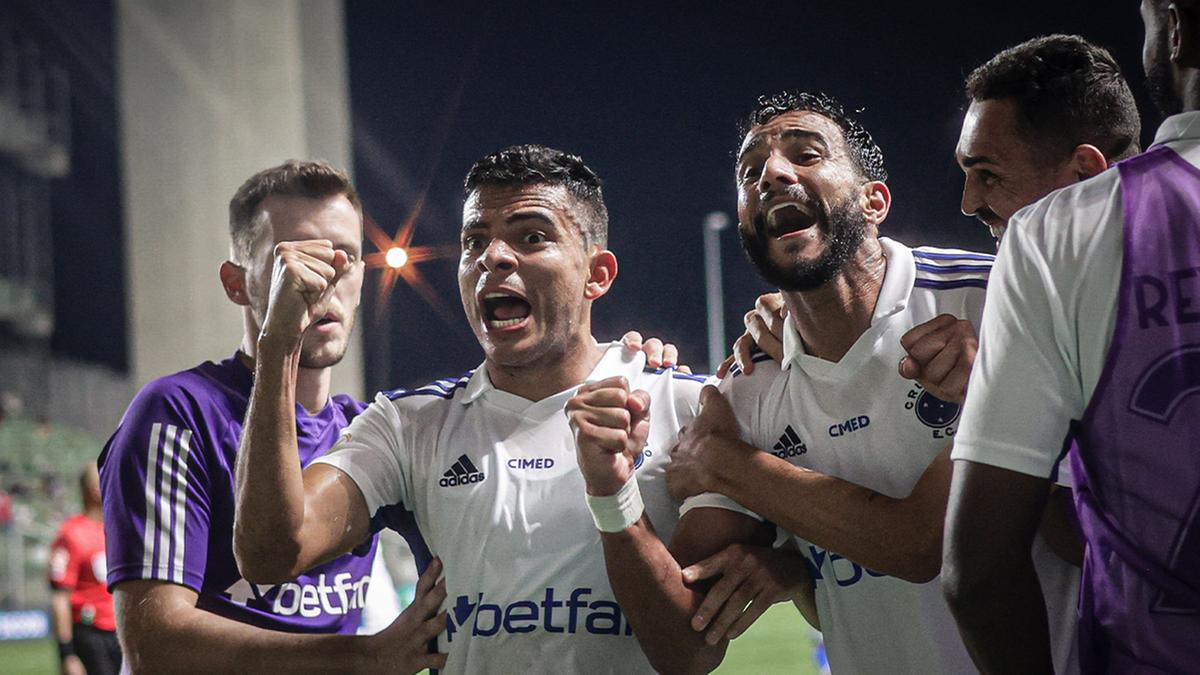 No clássico mineiro, o Cruzeiro venceu o América (MG) com um chocolate de 4 x 0 (Foto/Staff Imagens)