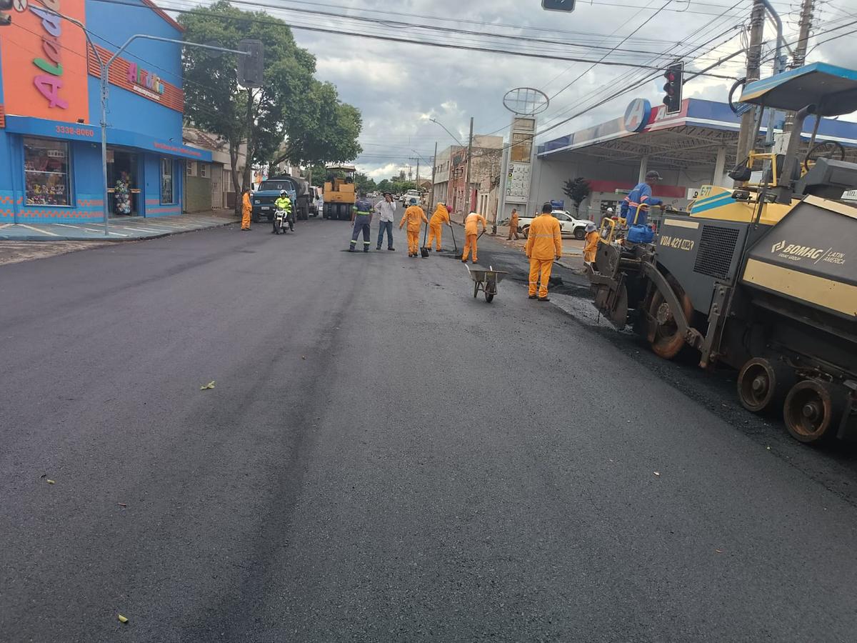 Recapeamento de ruas e avenidas no bairro Estados Unidos, em Uberaba (Foto/Divulgação PMU)