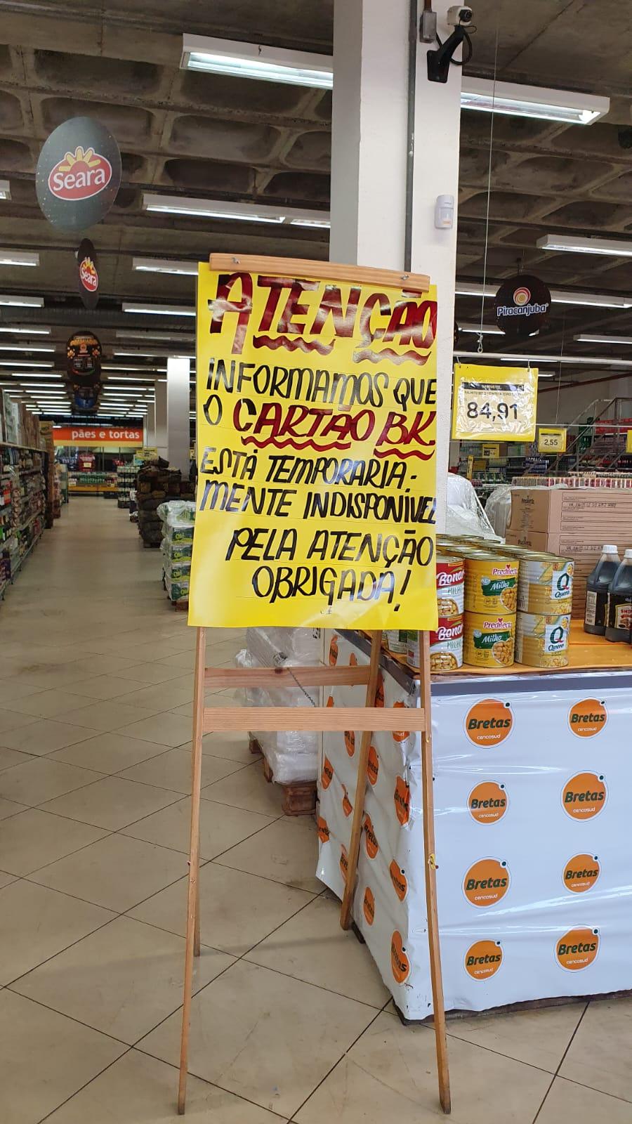 Problema com o BK Bank em supermercado de Uberaba, na manhã desta quarta-feira (17) (Foto/Leitor JM)