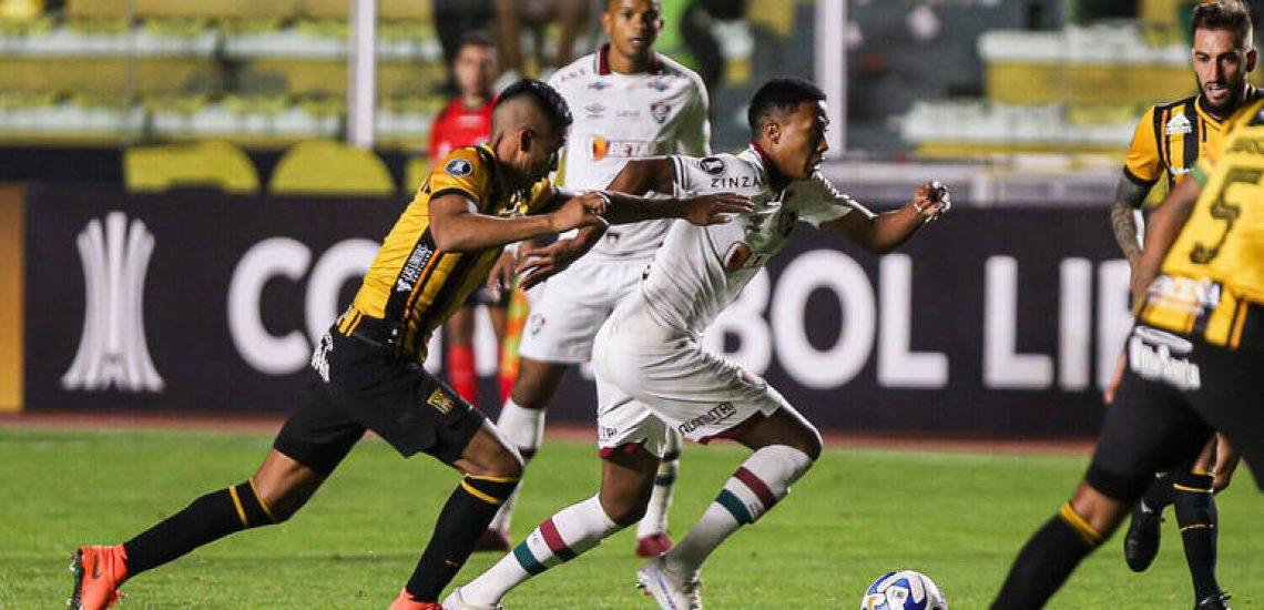 Poupando alguns jogadores da altitude de 3.625 metros, o técnico Fernando Diniz entrou em campo com um time misto (Foto/Divulgação)