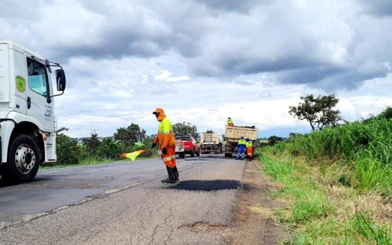 Concessionária EPR Triângulo, que assumiu as MGs da região, realiza as primeiras intervenções das rodovias para garantir trafegabilidade segura (Foto/Reprodução)