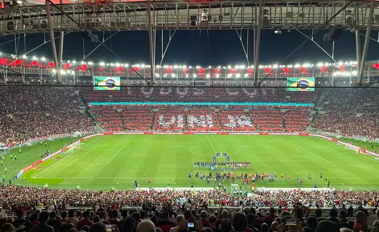 Homenagem ao jogador Vini Jr. (Foto/Reprodução/Redes Sociais)