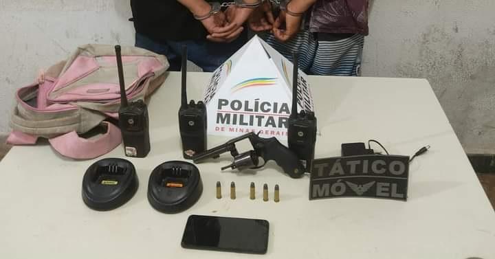 Rádios comunicadores da fazenda e arma utilizada no assalto em que funcionários ficaram reféns por quase dez horas foram apreendidos (Foto/Divulgação)