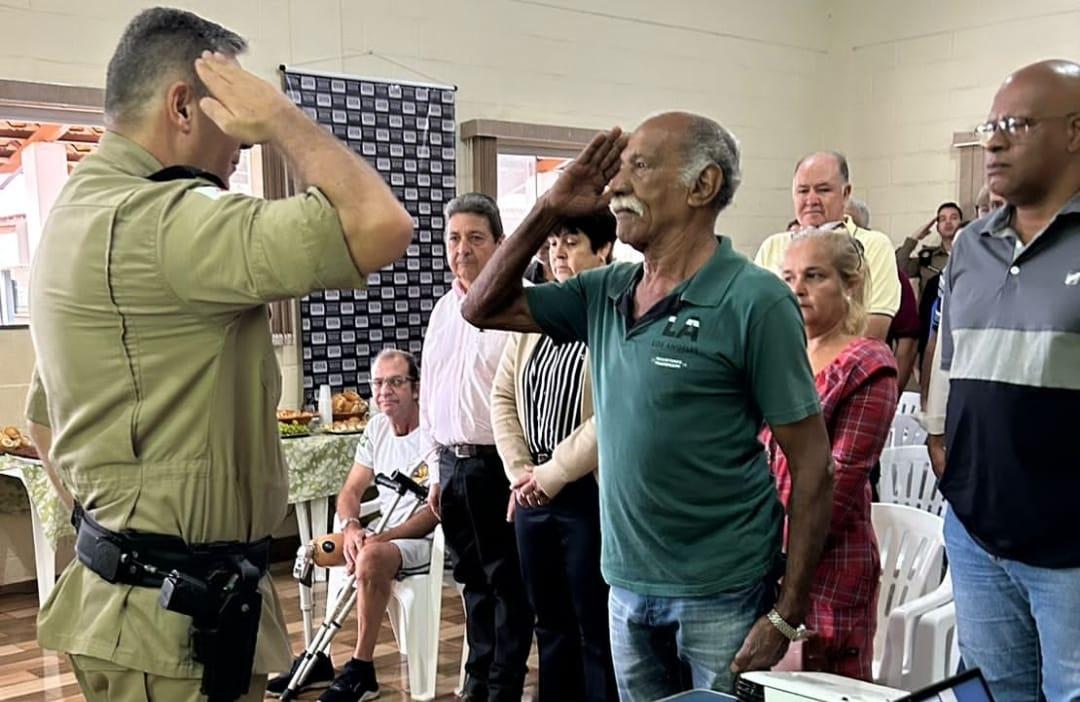 Comando do 69º BPM rende homenagens a “veteranos” (Foto/Divulgação)