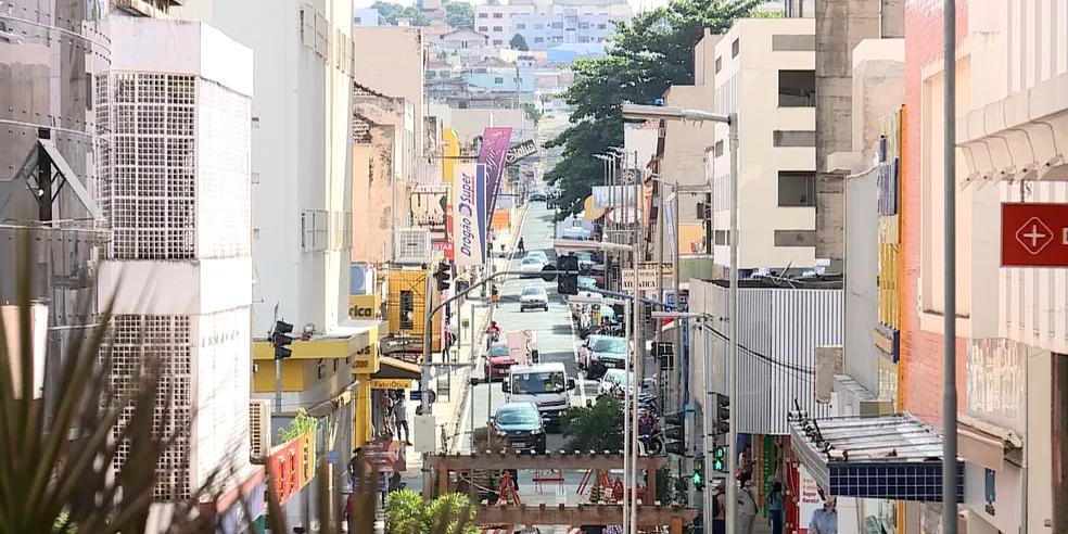 Veja o que abre e fecha neste feriado do dia 15 de agosto - Notícias -  Associação Comercial Industrial e de Serviços de Uberaba