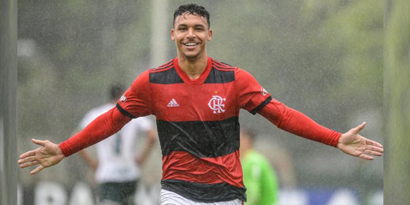 Wesley e Victor Hugo, ambos de apenas 19 anos, foram os autores dos gols do time brasileiro (Foto/Marcelo Cortes - Flamengo)