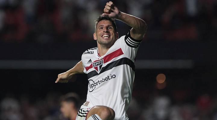 Calleri (Foto), Luciano e Caio Paulista, fizeram os gols do tricolor. São Paulo continua líder em sua chave (Foto/Rubens Chiri - sãopaulofcnet)