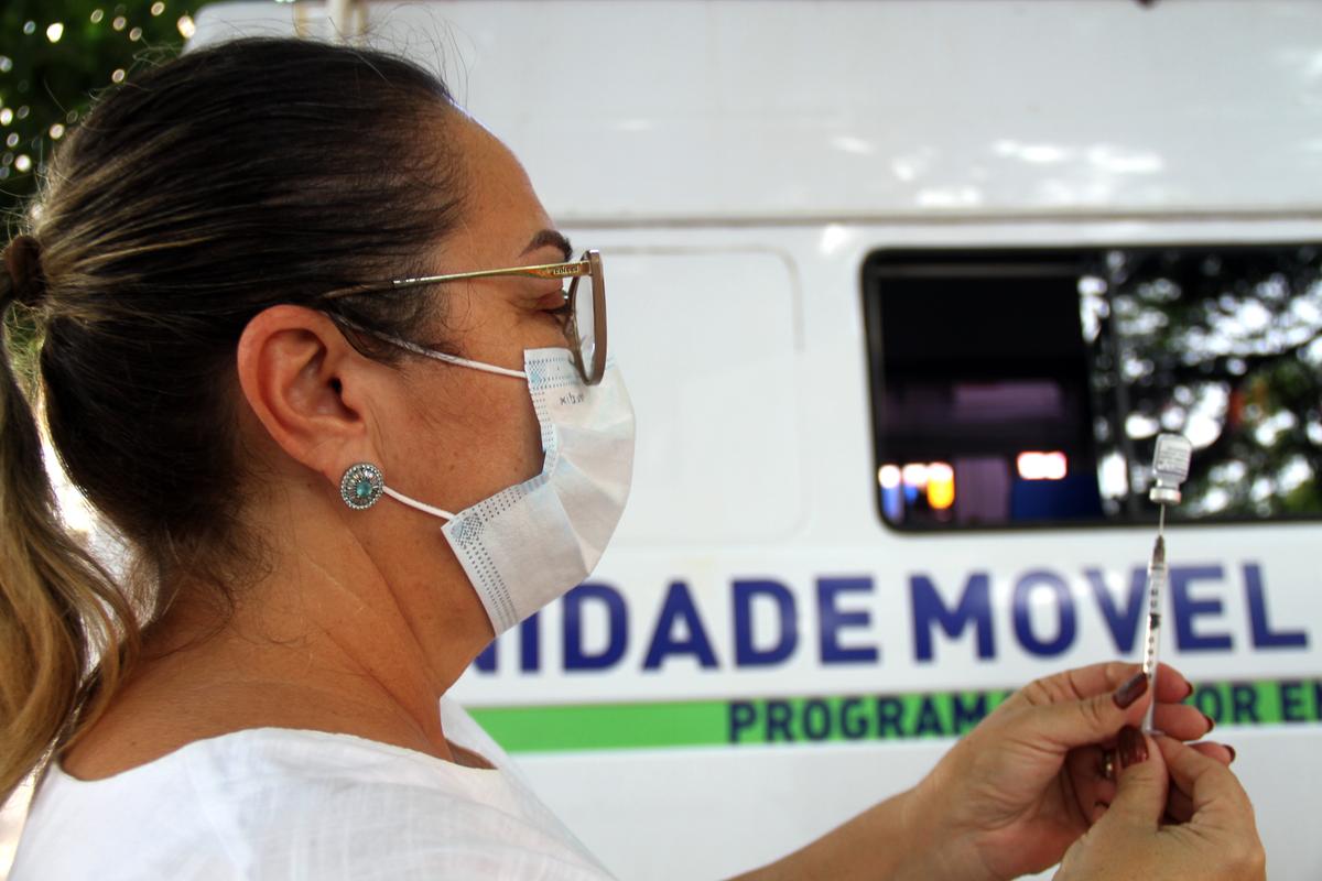 Unidade móvel de vacinação estará nesta segunda-feira no estacionamento da Drogaria Xavier, próximo ao Parque de Exposições (Foto/Divulgação)