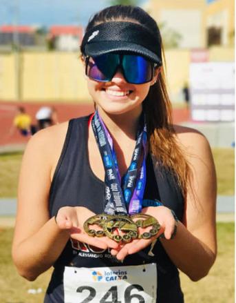 Corredora uberabense conquista duas medalhas de ouro após dois anos sem disputar competições (Foto/Arquivo pessoal)