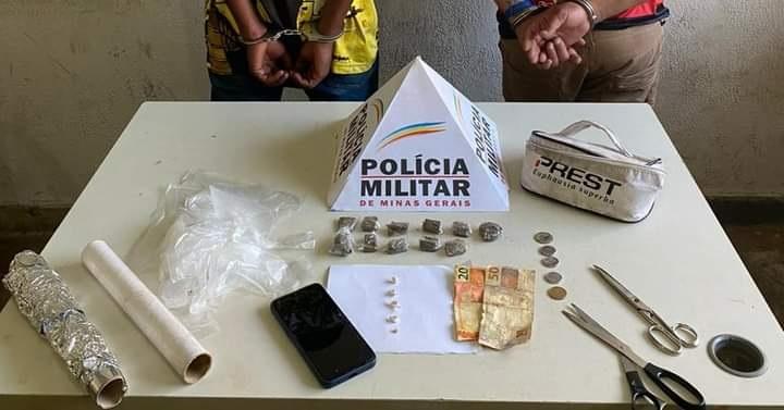 Com os suspeitos e em imóvel foram localizados maconha, crack, materiais para embalar drogas e dinheiro (Foto/Divulgação)