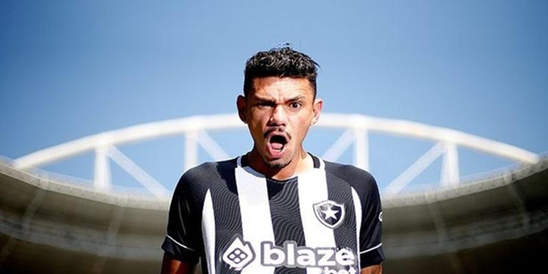 Desconhecido do público brasileiro, Tiquinho Soares chegou ao Botafogo em 12 de agosto de 2022 (Foto/sd20sports.com)
