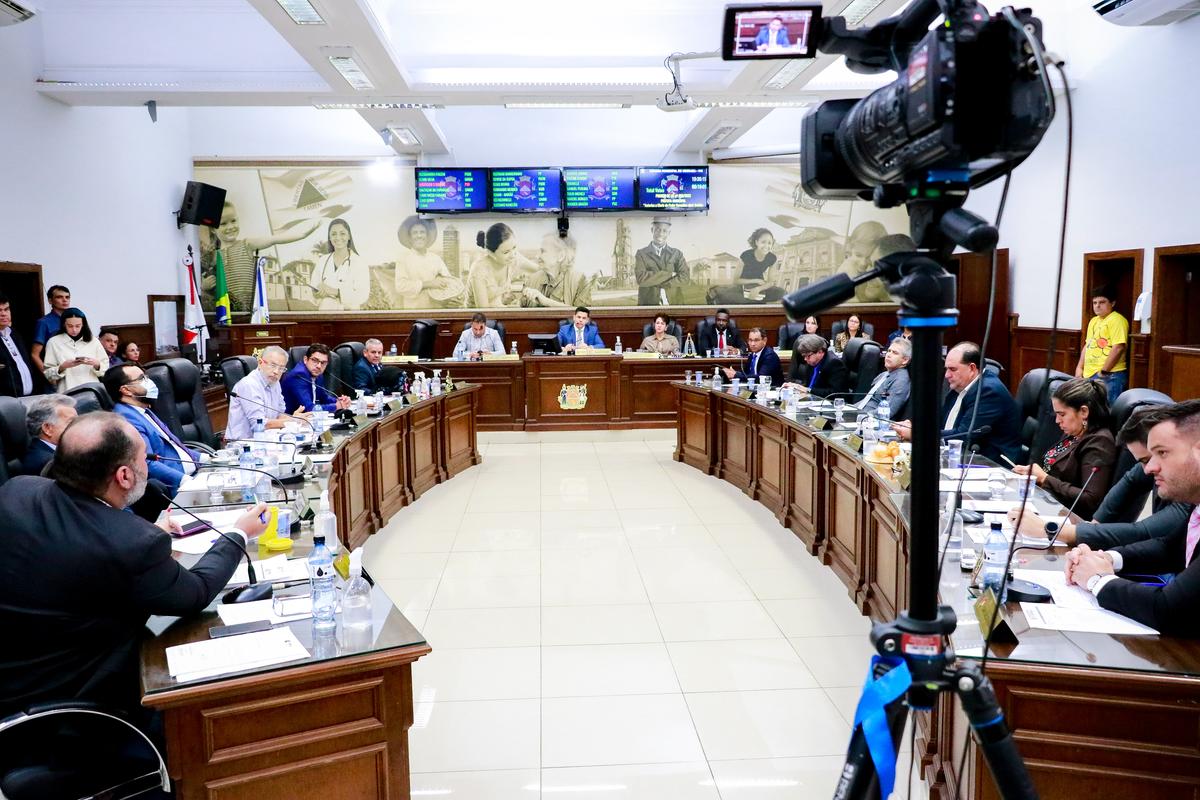 Plenário do Legislativo realizou ontem a terceira sessão ordinária, quando votou o projeto que modifica o Código de Posturas  (Foto/Rodrigo Garcia)