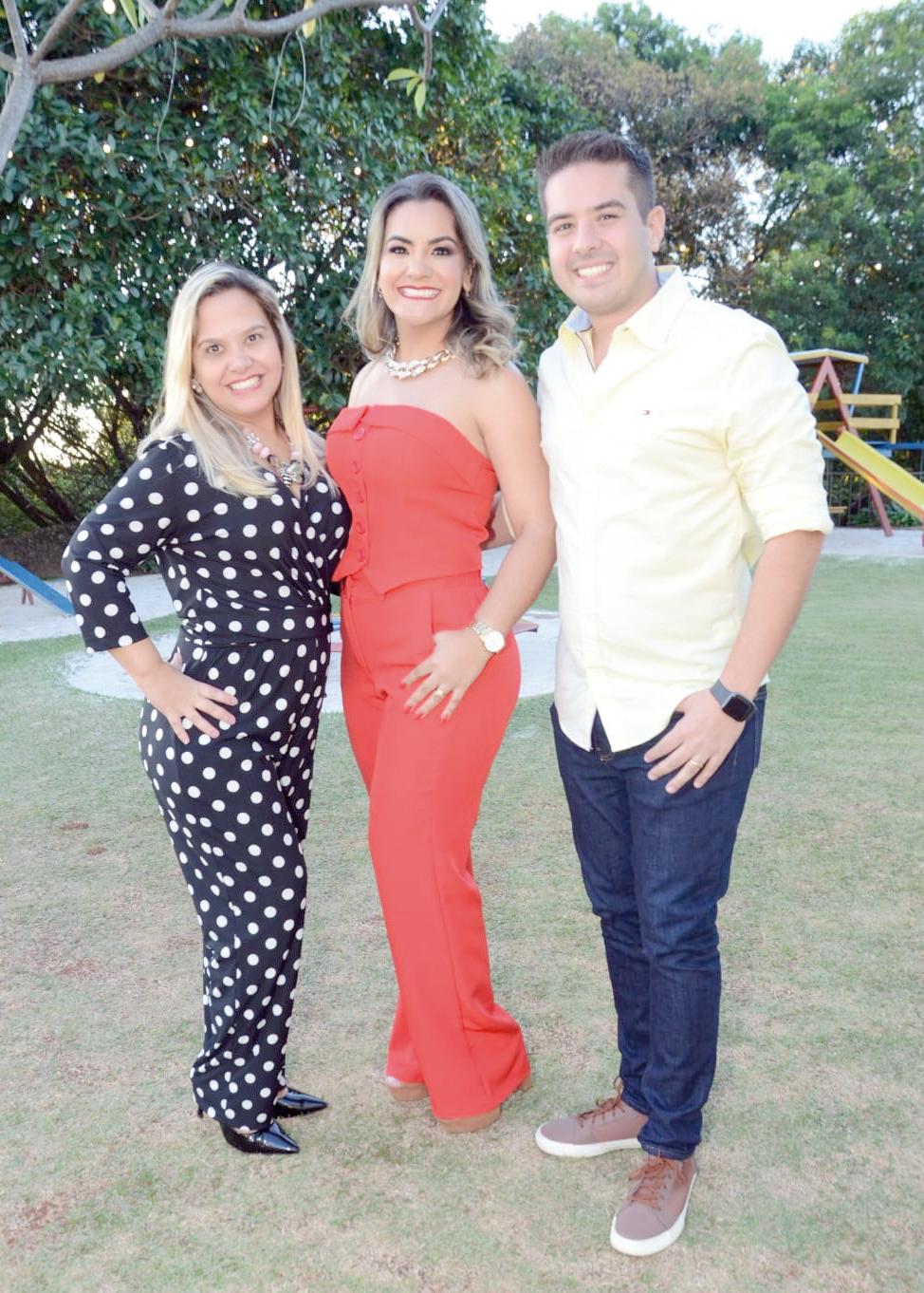 Naiara com os irmãos Larissa Cabral e Vinícius (Foto/Giselle Silva)