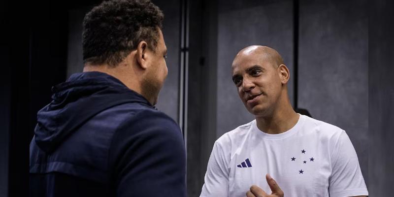 Ronaldo e Pepa conversam sobre o Cruzeiro (Foto/Gustavo Aleixo - Cruzeiro)