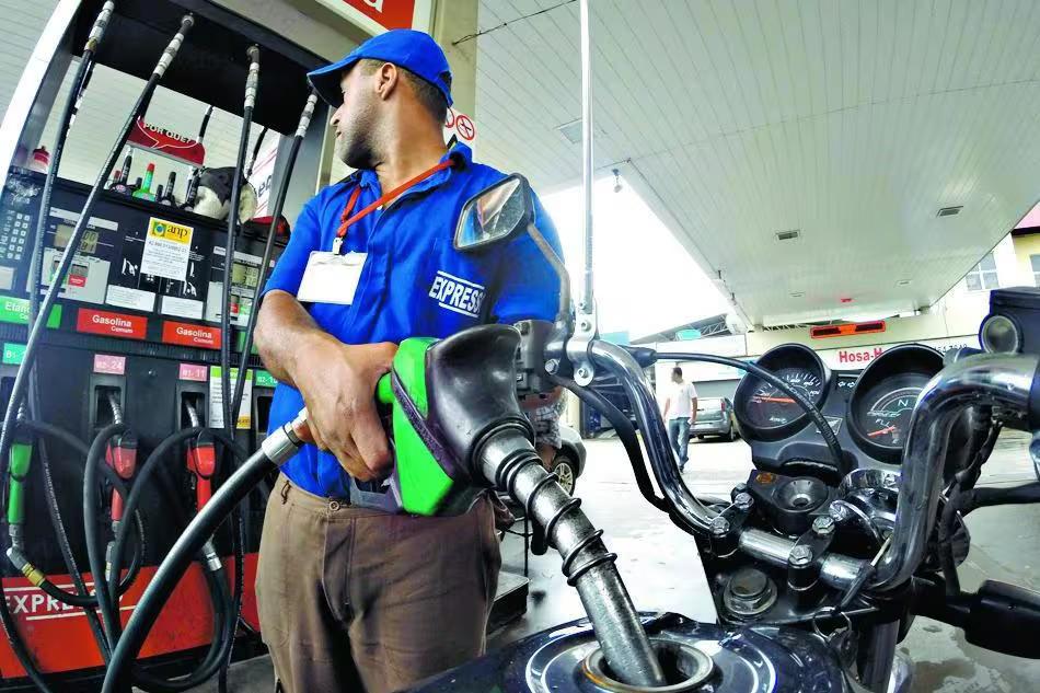 A parcela da Petrobras no preço ao consumidor será, em média, R$ 1,94 a cada litro vendido na bomba (Foto/MOISES SILVA / O TEMPO)