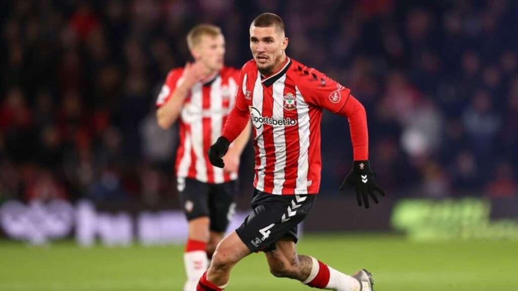 O volante, de 26 anos, vem atuando pelo. Southampton, que foi rebaixado no Campeonato Inglês (Foto/Arquivo)