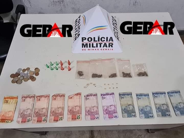 Com as suspeitas foram encontrados drogas e dinheiro, levados com elas à Delegacia de Polícia  (Foto/Divulgação)