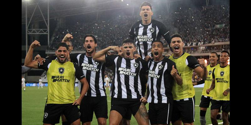 O Botafogo segue na frente do Palmeiras, único invicto (Foto/Futebol Interior)