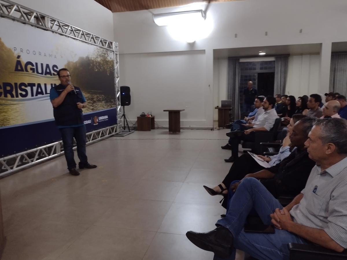 Presidente da Codau, José Waldir de Sousa Filho, apresentou o programa a produtores rurais, que agora deverão cadastrar-se (Foto/Divulgação)