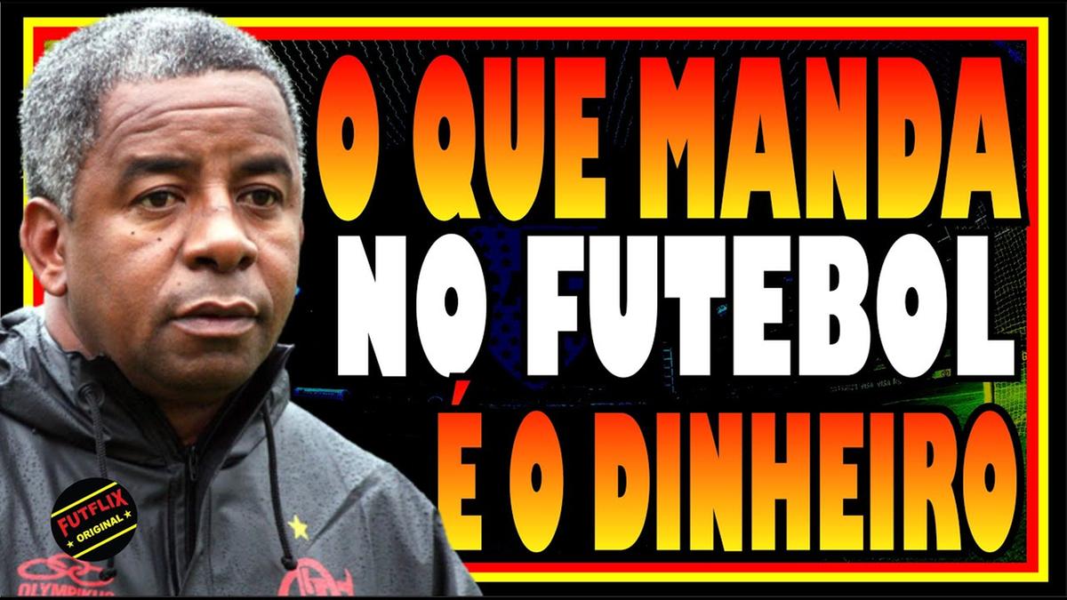 Com cartaz sobre o poder da grana no futebol (Arquivo)