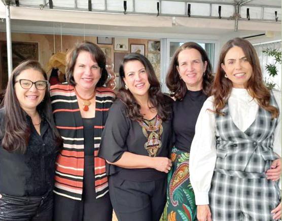 Registro especial das amigas, Mônica Gondim, Cainha Mendes, Valéria Lemos, Cristina Mendes e Luciene Barsam (Foto/Arquivo Pessoal)