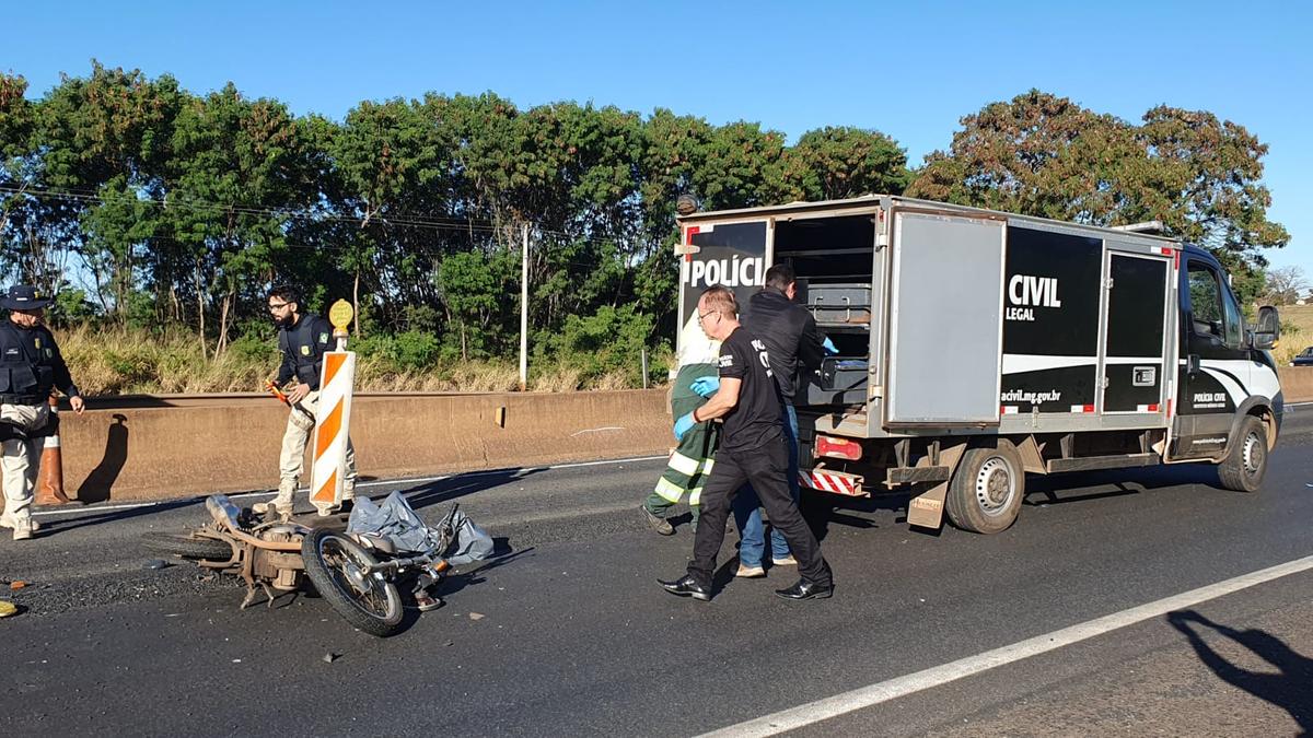 Motociclista de 56 anos veio a óbito em acidente na BR-050, entre Uberaba e Uberlândia (Foto/JC Duran)
