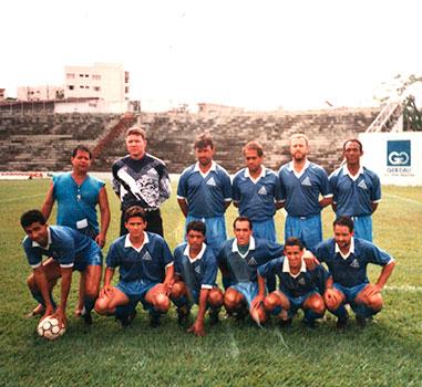 Euler, goleiro, em pé, campeão com o IAC (Arquivo)