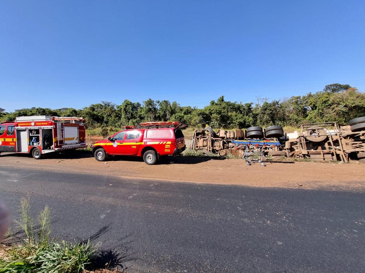 Equipe conjunta trabalhou no resgate (Foto/Corpo de Bombeiros)