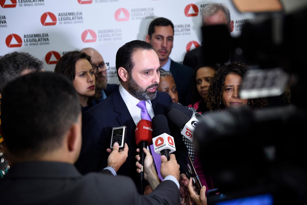 Líder do PT na Assembleia, Ulisses Gomes nega a falta de diálogo alegada pela liderança do governo (Foto/Guilherme Dardanhan/ALMG)