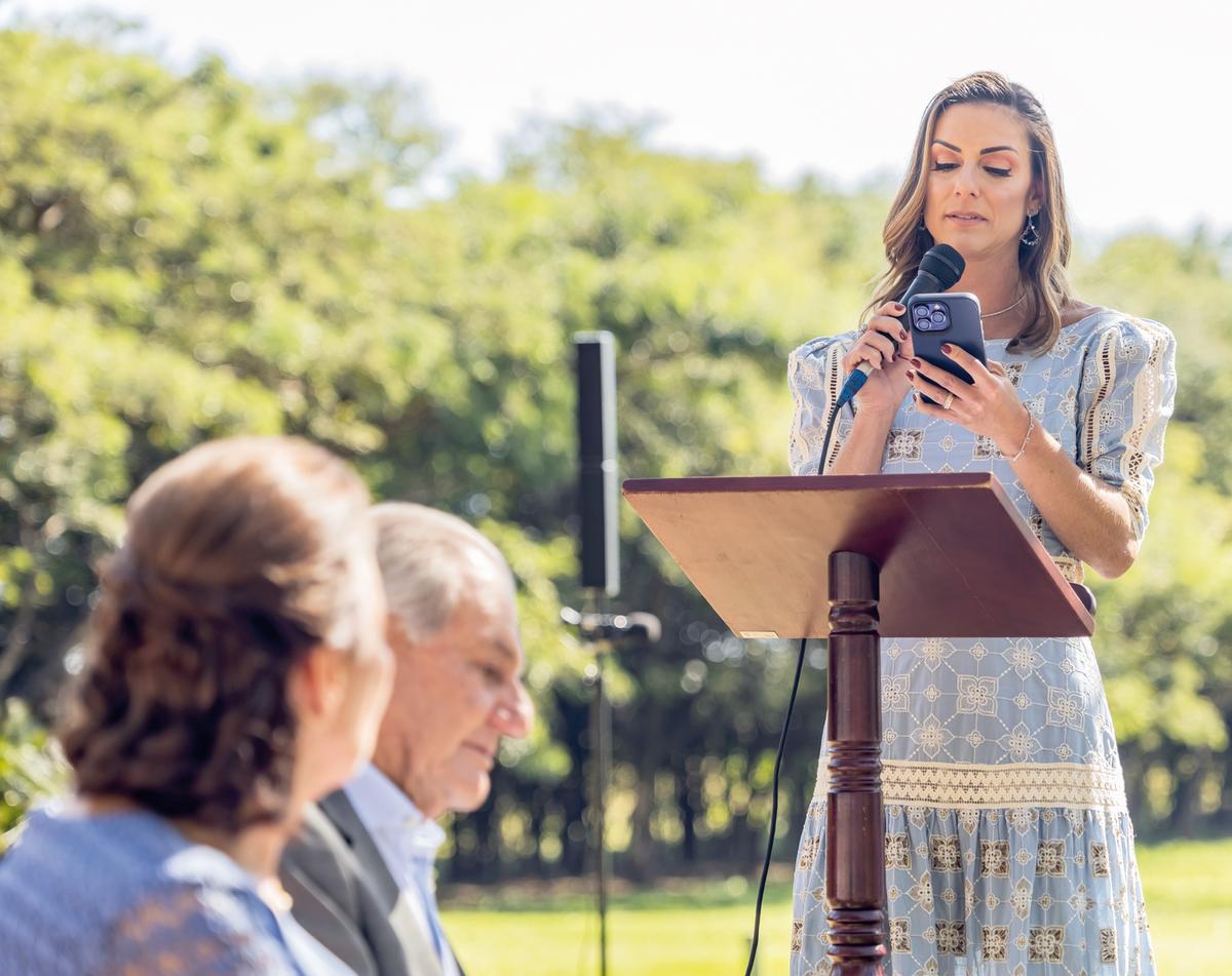 Marina Cadelca participou ativamente da solenidade festiva dos pais (Foto/Alex Pacheco)