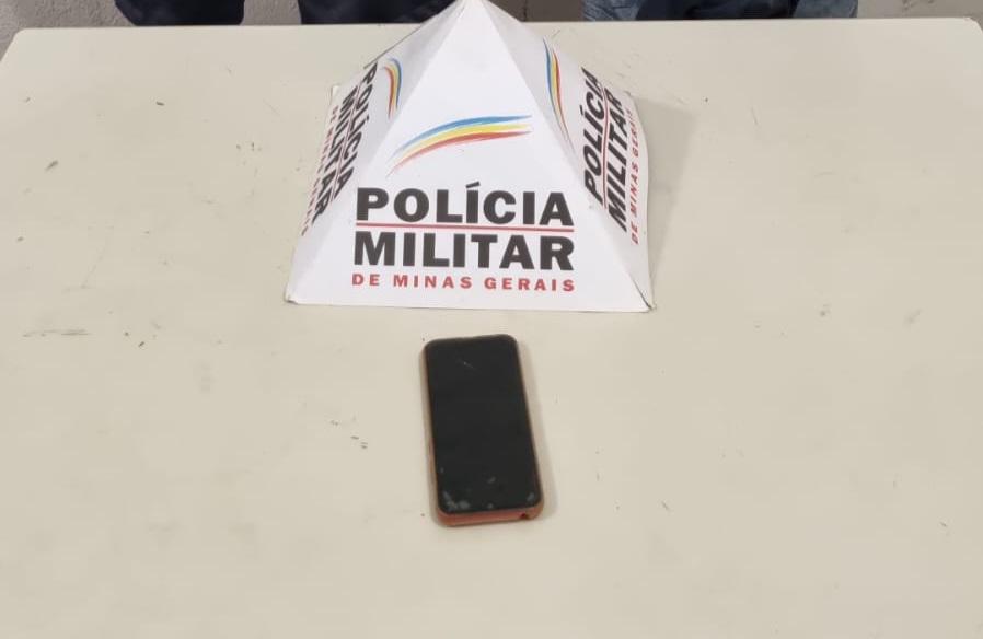 Polícia Militar prendeu autor de furto de celular e comerciante que comprou o aparelho por R$100,00 (Foto/Divulgação)