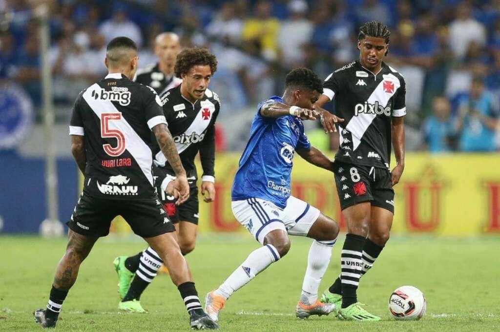 Pedro Raul, Piton e Léo são os primeiros reforços do Vasco regularizados, vasco