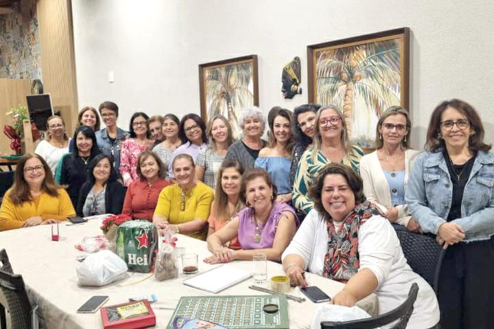 Superquerida por todos, Zaida Perdigão aniversariou nesta semana e reuniu em casa suas grandes amigas para noite das mais animadas; tudo perfeito (Foto/Divulgação)