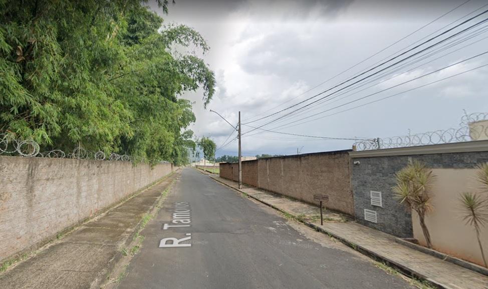 Rua Tamoios, na Vila Celeste, onde o motorista de 53 anos foi abordado pela dupla na motocicleta (Foto/Reprodução Google Street View)