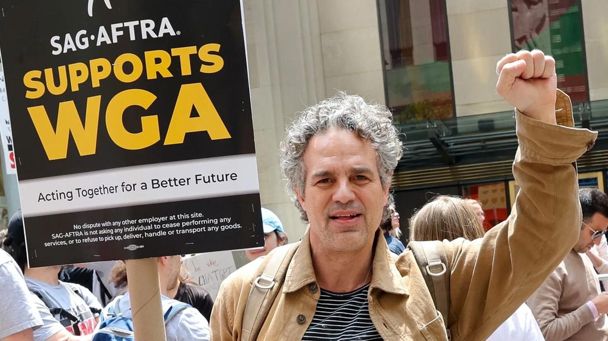 Engajado em causas sociais, Mark Ruffalo é um dos atores que aderiu a greve (Foto/Reprodução)