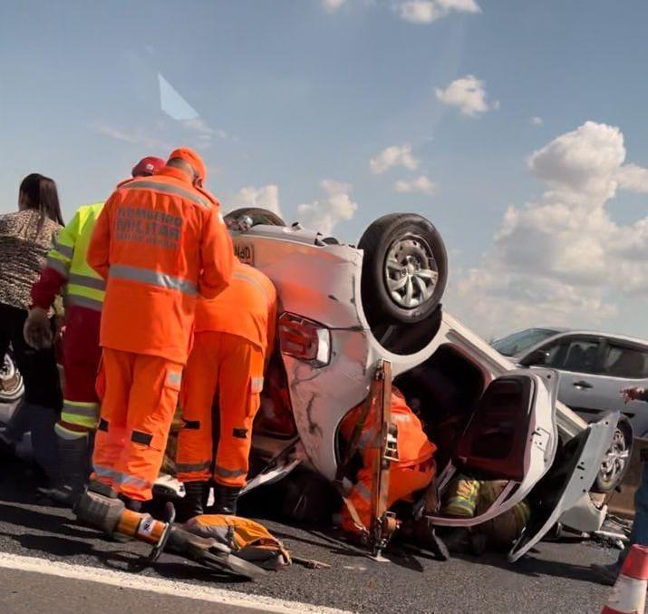 Jovem de 21 anos fica ferida ao desviar de cachorro e capotar o carro várias vezes na rodovia BR-050 (Foto/Divulgação)