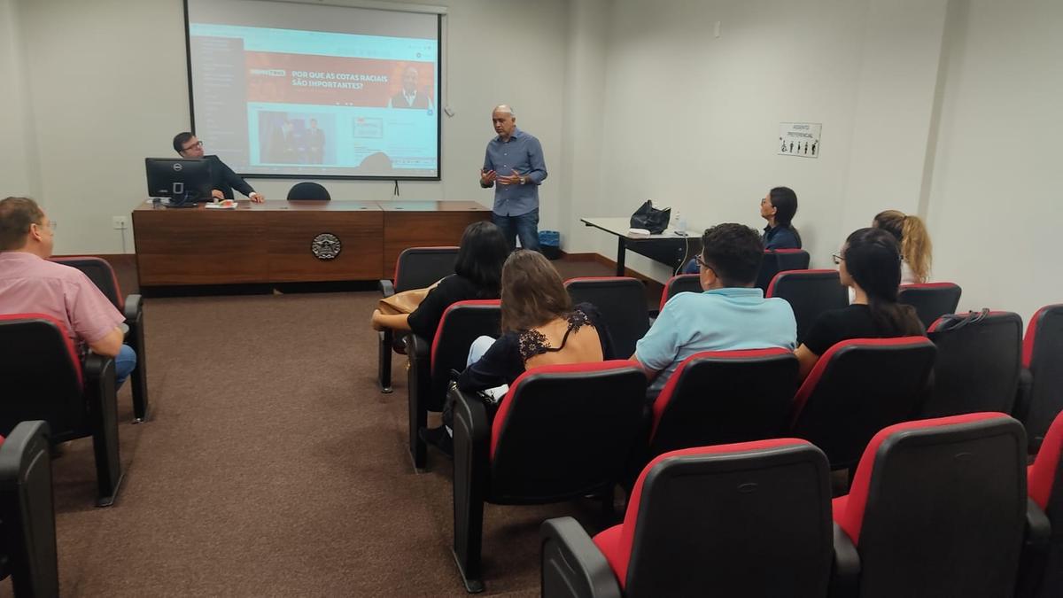 Membros do Comphau se reuniram com o promotor Renato Teixeira, que trata do Patrimônio cultural e arquitetônico   (Foto/Divulgação)