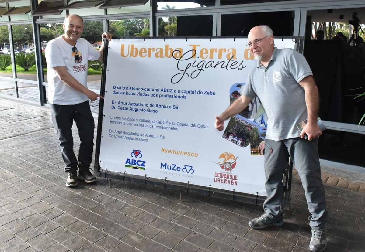 Avaliadores da Unesco ontem no Parque Fernando Costa, onde conheceram o Geossítio ABCZ (Foto/Divulgação)